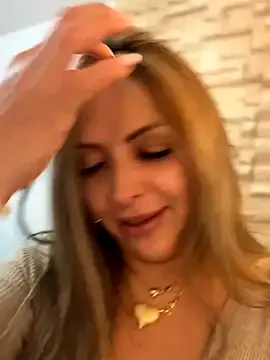 Stripchat Watch Live Sex Cams of _Abril-Office1