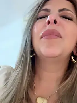 Stripchat Free Porn Cam of _Abril-Office1