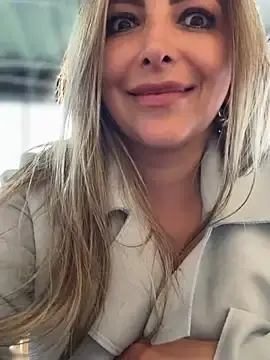 Stripchat Best Webcam of _Abril-Office1