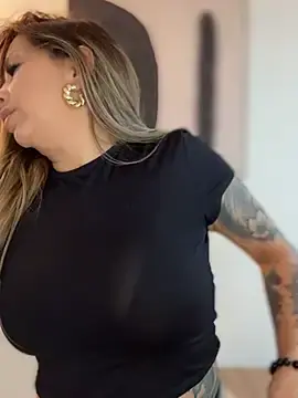 Stripchat Adult Webcams of _Abril-Office1