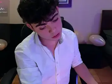 Stripchat Free Live Porn of lukeboyce33