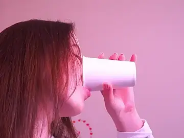 Stripchat Adult Webcam of SofieBloom