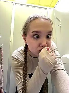 Stripchat Free Porn Cam of bambi_lu