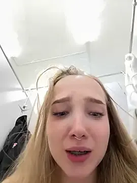 Stripchat Sex Cam of bambi_lu