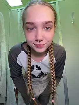 Stripchat Nude Webcam of bambi_lu