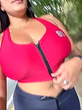 Stripchat Sex Cam of camiysebas21