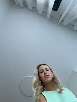 Stripchat Live Porn of streetdoll