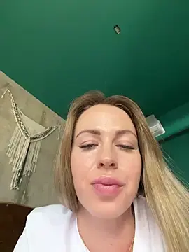 Stripchat Watch Live Sex Cams of streetdoll