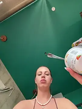 Stripchat Nude Webcam of streetdoll