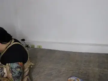 Stripchat Nude Webcam of zekefotoslive