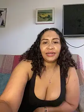 Stripchat Sex Cam of Carola-Ross