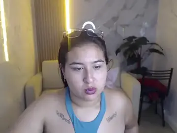 Stripchat Sex Cam of Lunafemme_tf