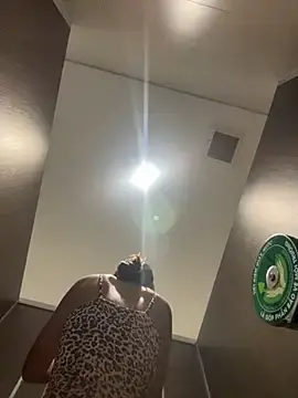 Stripchat Sex Cam of lean_lie8