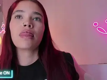 Stripchat Adult Webcam of violeth_hill