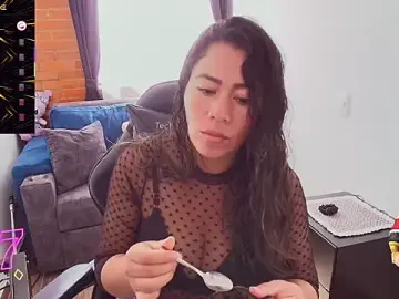 Stripchat Live Sex Cam of kendall_sexy27