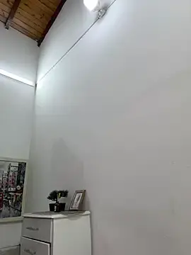 Stripchat Live Sex of Adeline_1