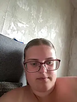 Stripchat Live Sex Cam of CurvyPaar2