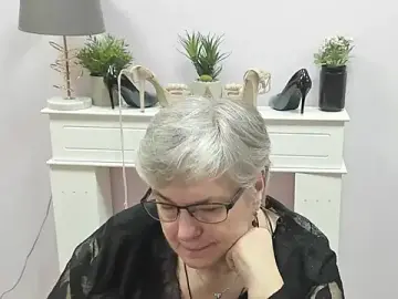 Stripchat Watch Live Sex Cams of IrisDream