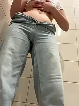 Stripchat Live Sex Cam of Cumonmme