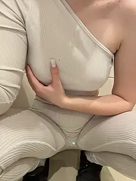 Stripchat Live Sex of Cumonmme