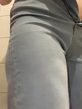 Stripchat Sex Cam of Cumonmme