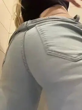 Stripchat Live Sex Cam of Cumonmme