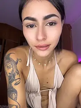 Stripchat Free Porn Cam of emilie_xx_