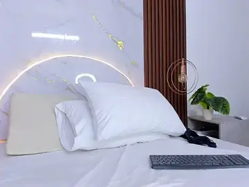 Stripchat Free Porn Cam of lucianasmith_