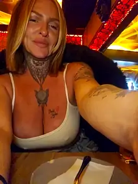 Stripchat Free Porn Cam of TravelMommyBlair