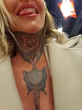 Stripchat Live Sex of TravelMommyBlair