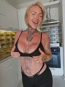 Stripchat Best Webcam of TravelMommyBlair
