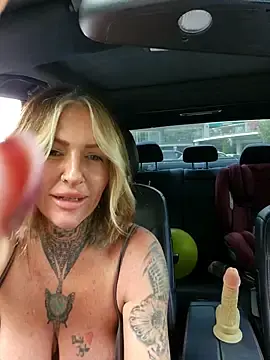 Stripchat Adult Webcam of YourMommyBlair