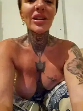 Stripchat Free Porn Cam of YourMommyBlair