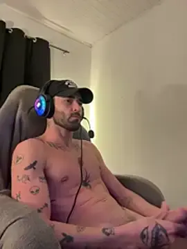 Stripchat Watch Live Sex Cams of Aaron_hyuga