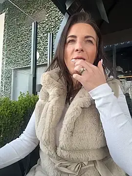 Stripchat Free Porn Cam of Almmaxxxx