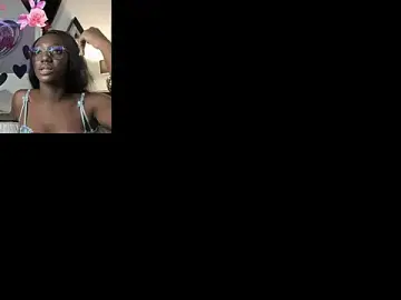 Stripchat Free Porn Cam of Khenta_Michells