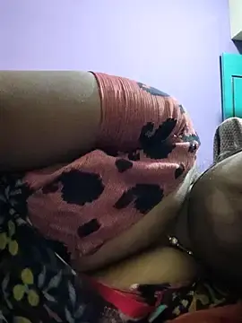 Stripchat Sex Cam of yamini1431