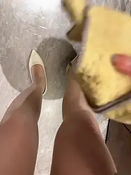 Stripchat Watch Live Sex Cams of Mia-77