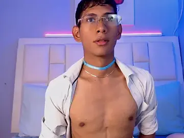 Stripchat Free Live Porn of Nick_Collins18