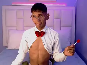 Stripchat Free Live Porn of Nick_Collins18