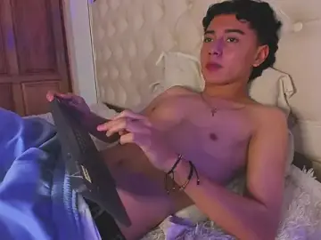 Stripchat Adult Webcam of Owen_Mac