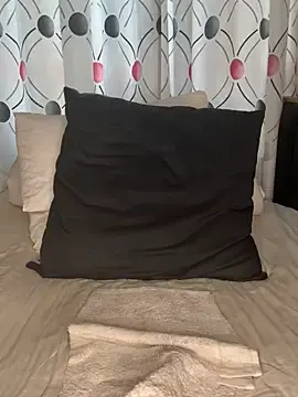 Stripchat Live Sex Cam of CynnxxxBarb