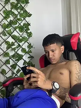 Stripchat Sex Cam of Anthony_clark1