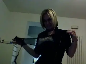 Stripchat Free Porn Cam of Milfshake227