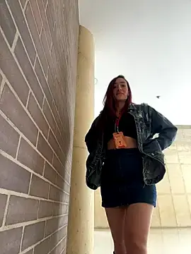 Stripchat Watch Live Sex Cams of ariiel_