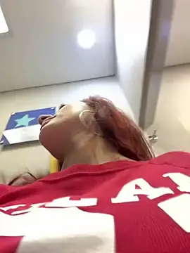 Stripchat Free Porn Cam of ariiel_