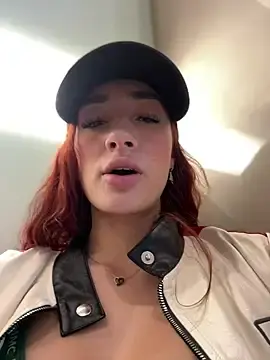 Stripchat Free Live Porn of ariiel_