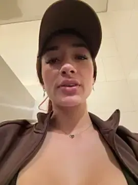 Stripchat Live Sex of ariiel_
