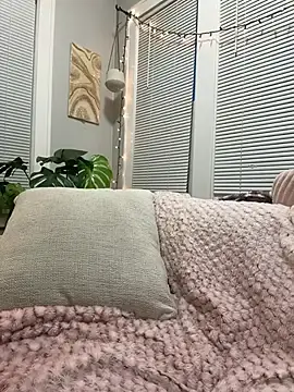 Stripchat Free Porn Cam of LoveShae_