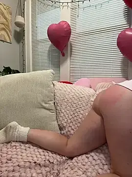 Stripchat Free Porn Cam of LoveShae_